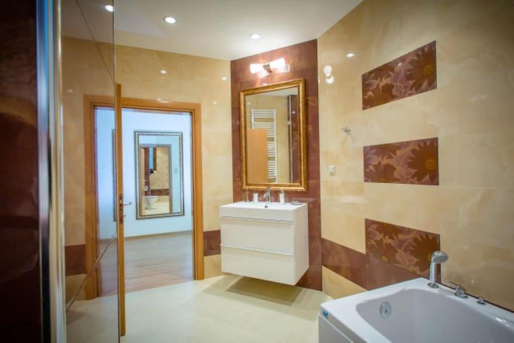 High Tech - Luxurious Apartment Sofia Eksteriør bilde